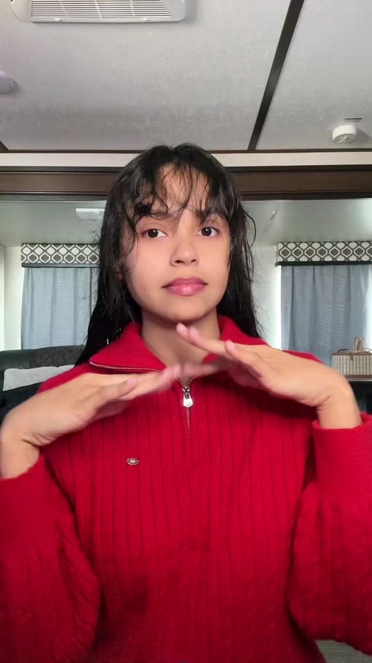 Post 6 by Hellen Calix on TikTok (video)
