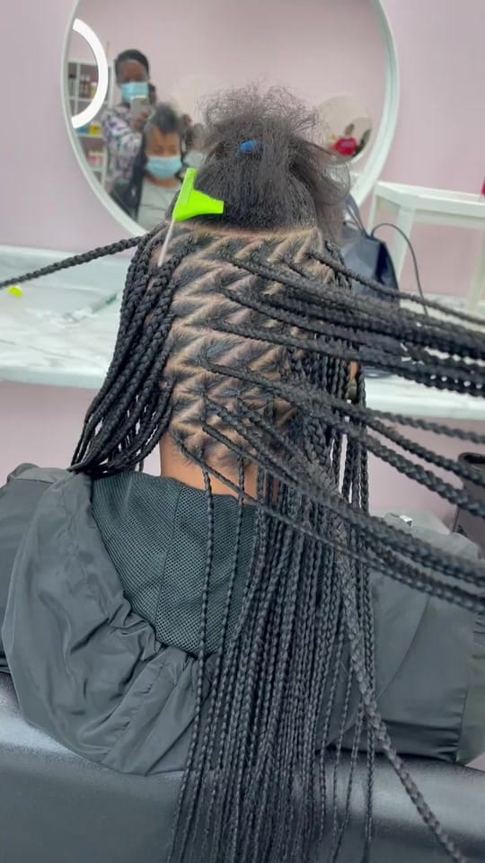 Post 10 by A&O braiding shop on TikTok (video)