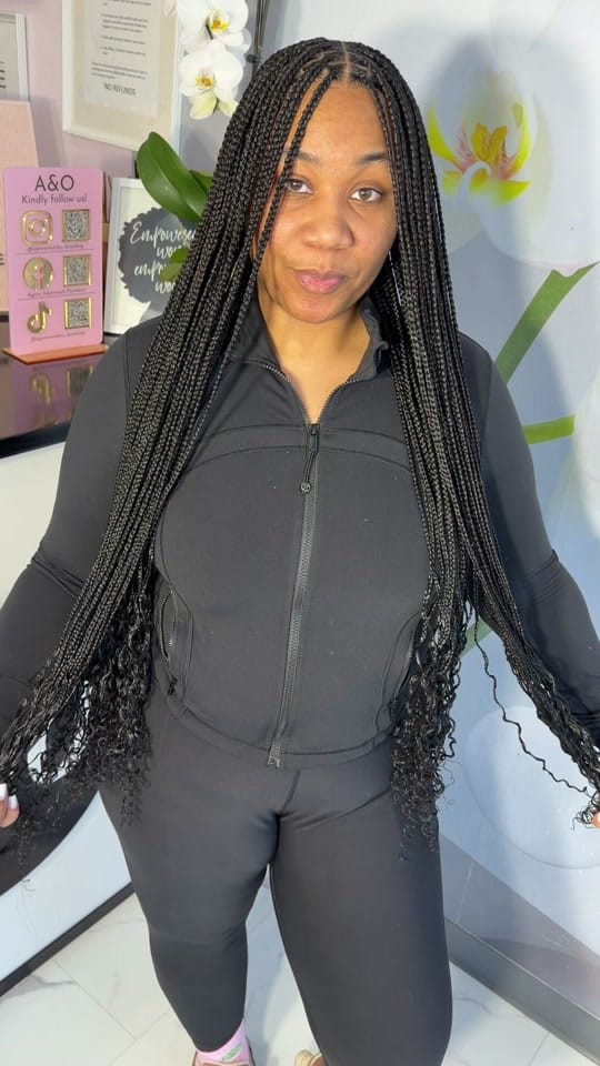 Post 6 by A&O braiding shop on TikTok (video)