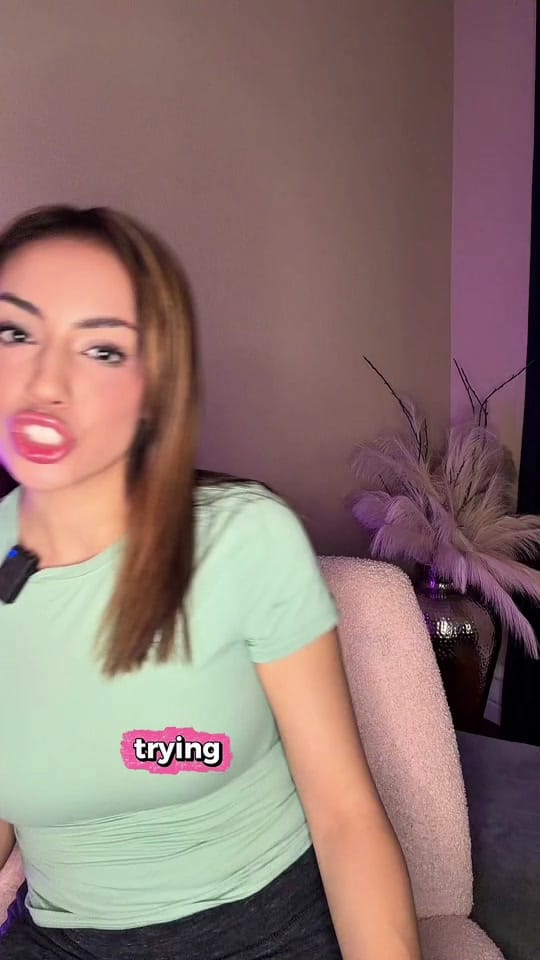 Post 1 by 𝐌𝐞𝐥𝐲𝐑𝐨𝐬𝐞🎀𝐒𝐚𝐡𝐦°𝟓 on TikTok (video)