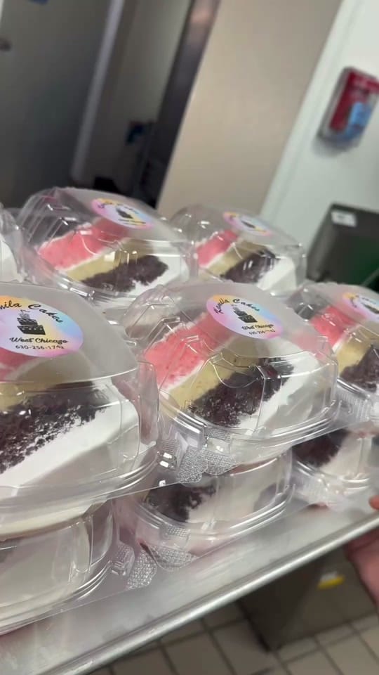 Post 7 by Kamila Cakes on TikTok (video)