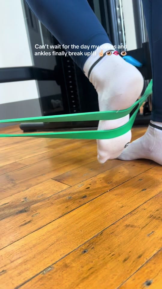 Post 4 by Gabrielle Uhrig on TikTok (video)