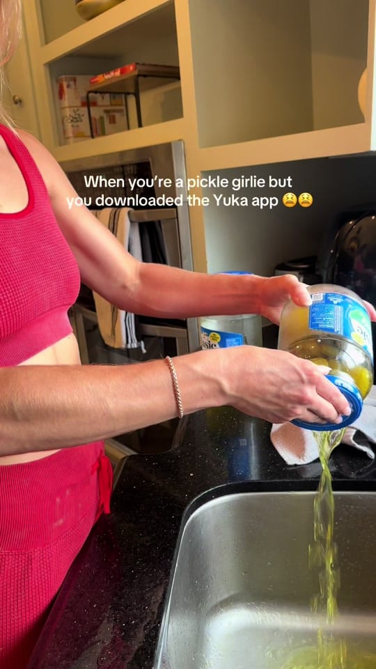 Post 1 by Gabrielle Uhrig on TikTok (video)