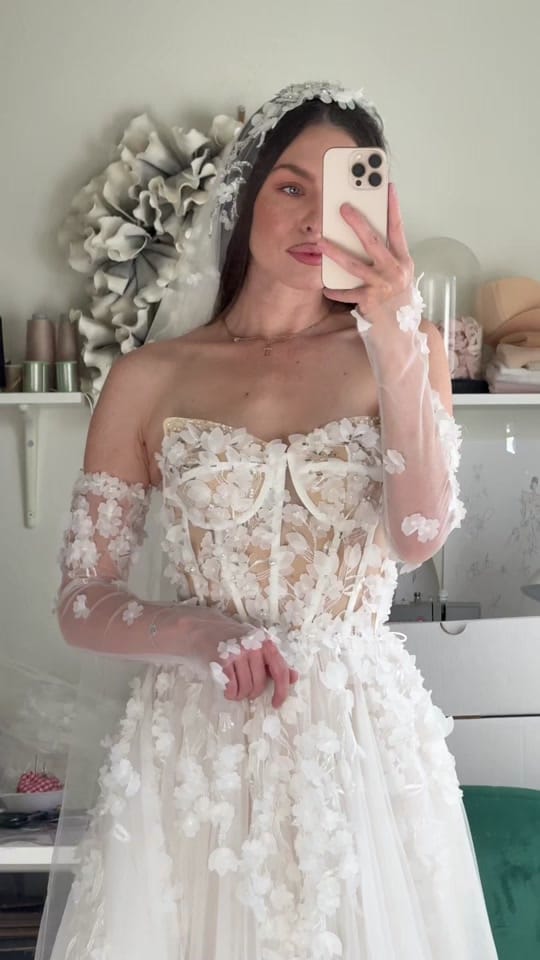 Post 1 by weddingdress_votrema on TikTok (video)
