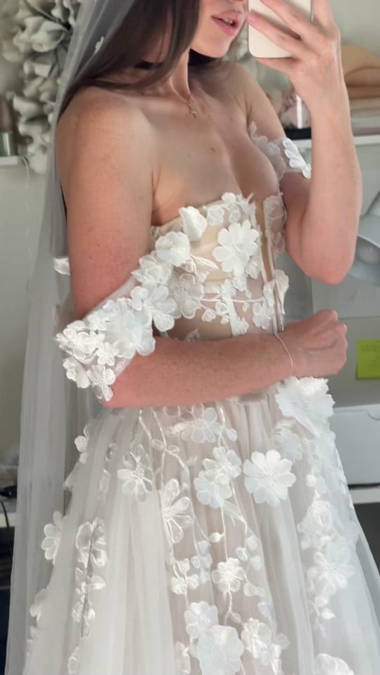 Post 5 by weddingdress_votrema on TikTok (video)
