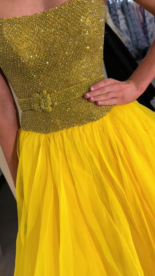 Post 4 by Mia Bella Prom on TikTok (video)