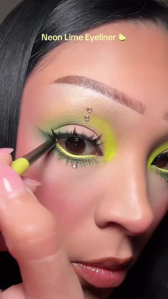 Post 3 by vemakeup713 on TikTok (video)