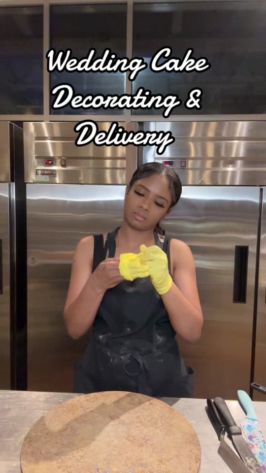 Post 2 by CakeEndulgers on TikTok (video)