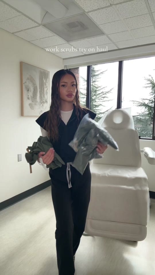 Post 2 by Venus Nova on TikTok (video)