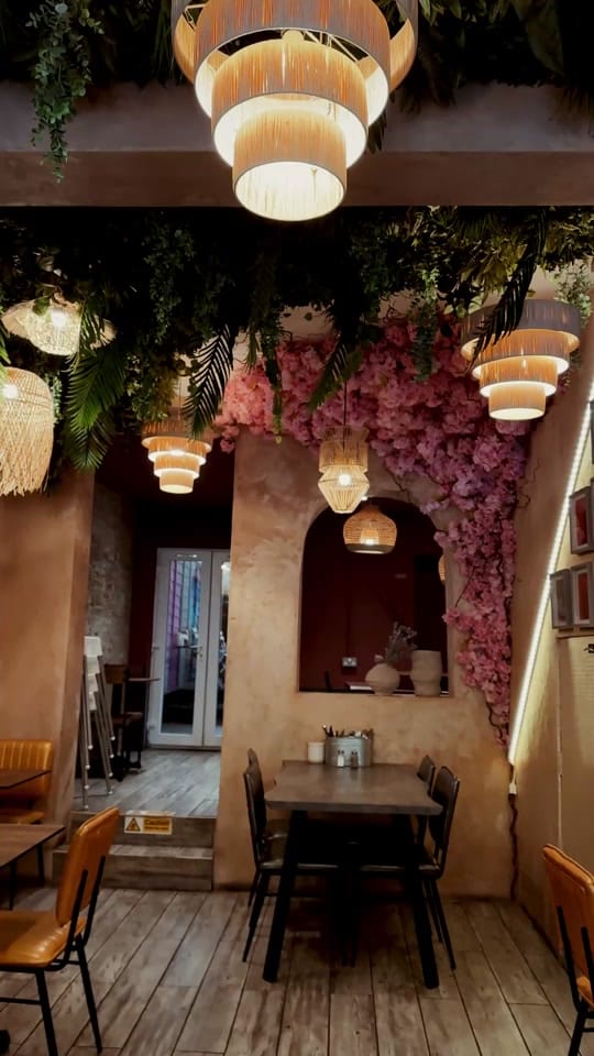 Post 2 by Luxury Food & Travel on TikTok (video)