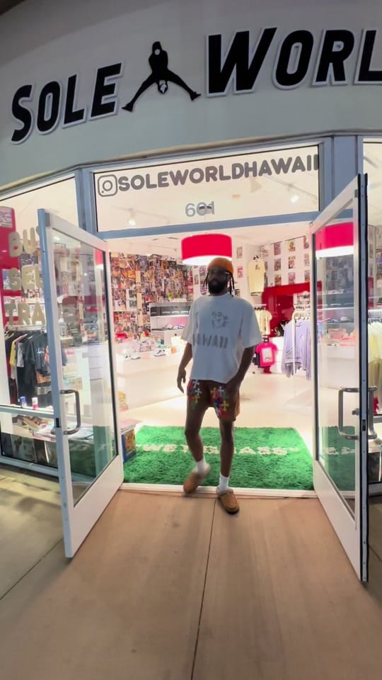 Post 9 by Sole Resell on TikTok (video)