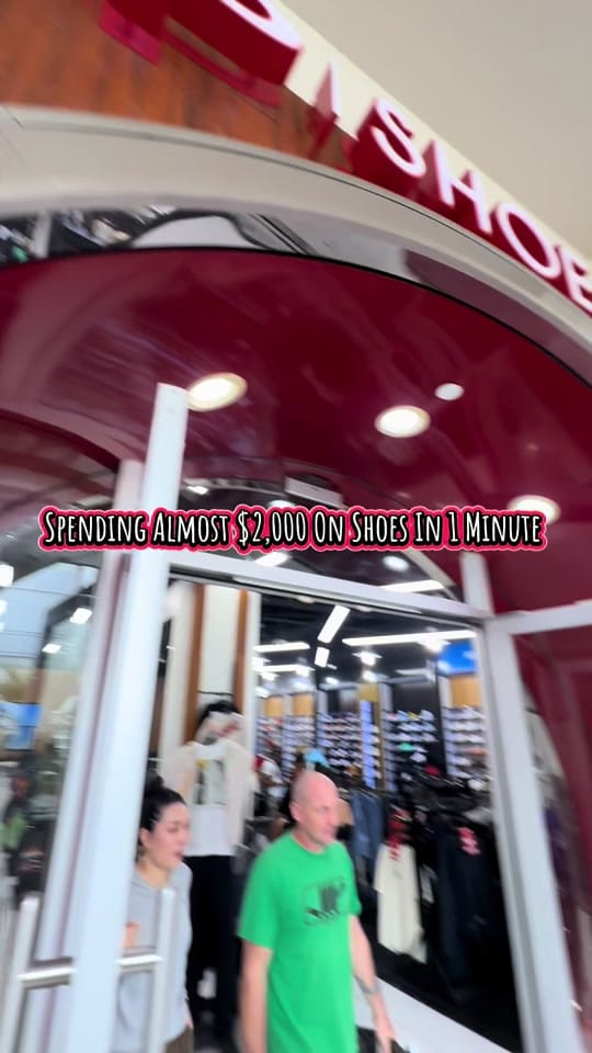 Post 5 by Sole Resell on TikTok (video)