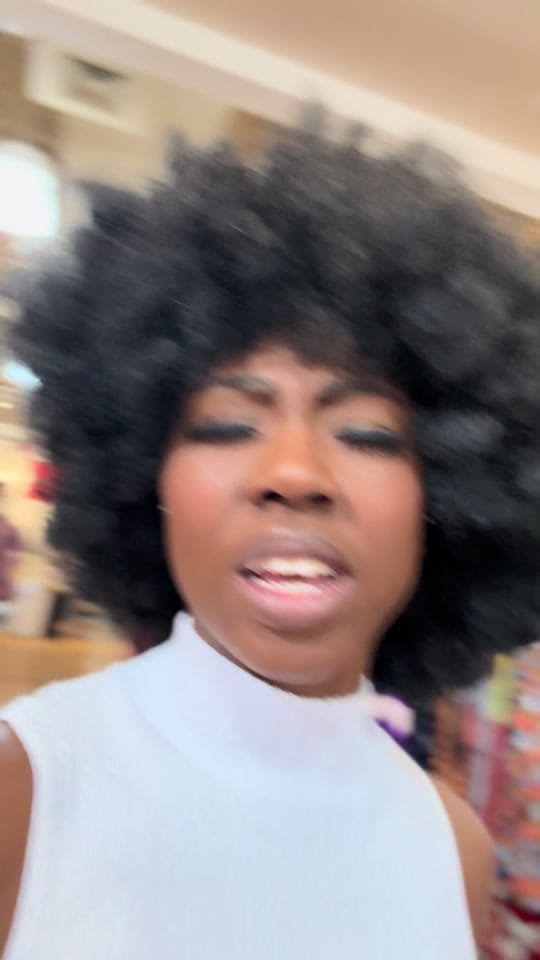Post 4 by Yvonne Exclusive Designs on TikTok (video)