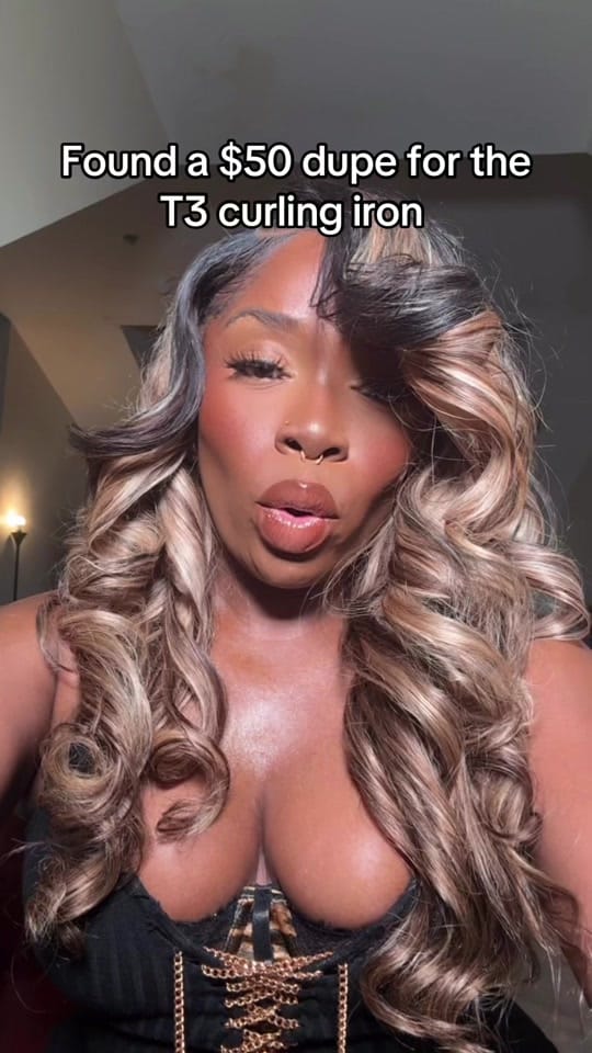 Post 6 by Julia on TikTok (video)