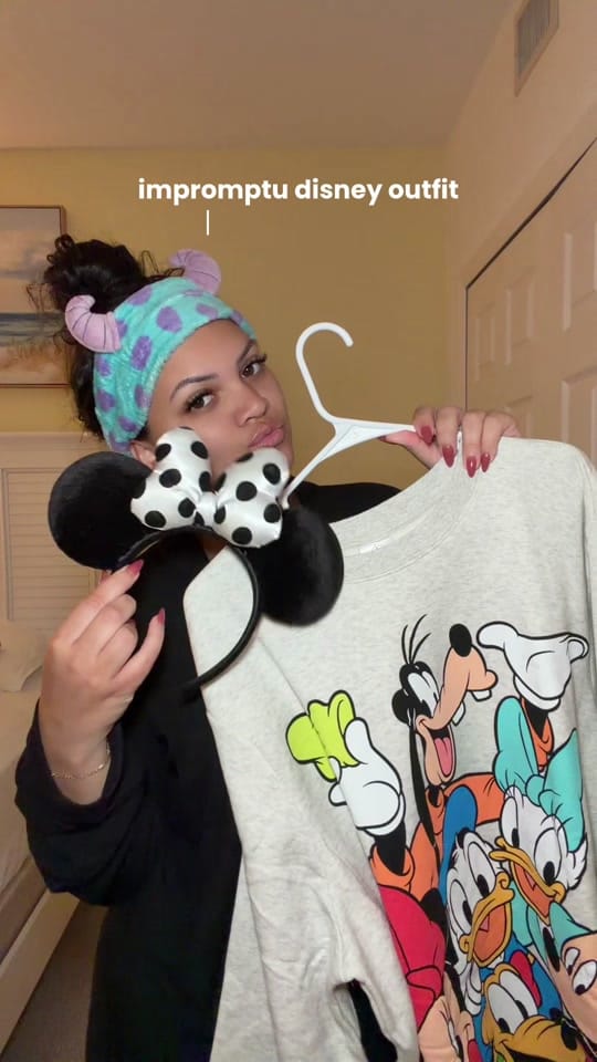 Post 6 by Ciara Colón on TikTok (video)