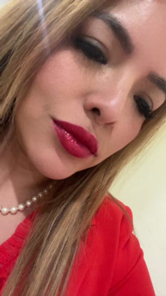 Post 7 by Esther Luna on TikTok (video)