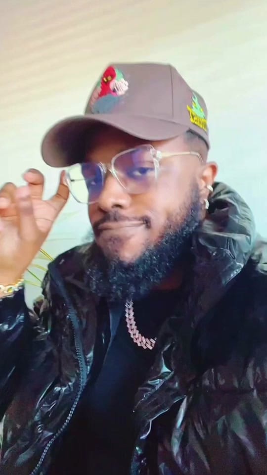 Post 2 by Téo on TikTok (video)