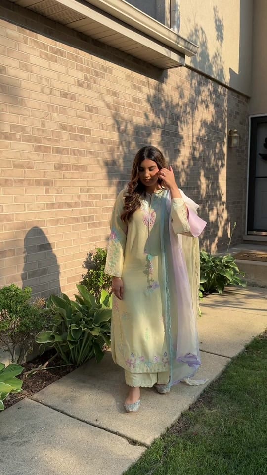 Post 2 by falalalaaak on TikTok (video)