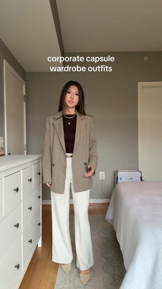 Post 6 by Sare on TikTok (video)