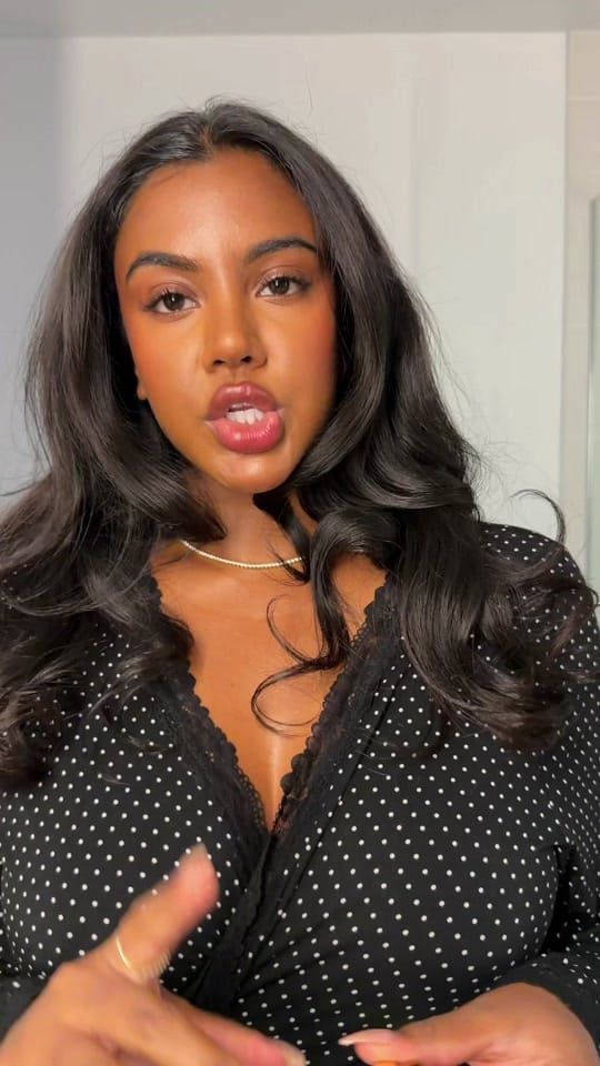 Post 6 by Anastatia Elaine on TikTok (video)
