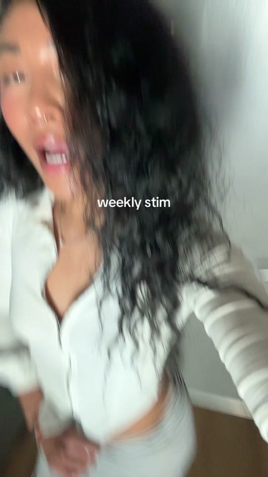 Post 1 by Lee Brat💕 on TikTok (video)