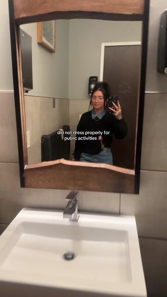 Post 8 by V I C K 🪡 FASHION GWORL on TikTok (video)