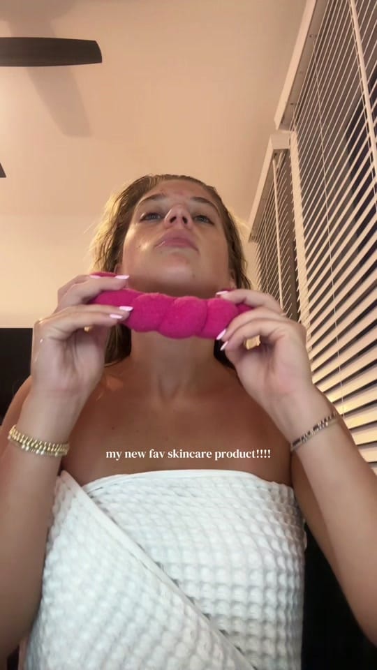 Post 1 by blondeemily on TikTok (video)