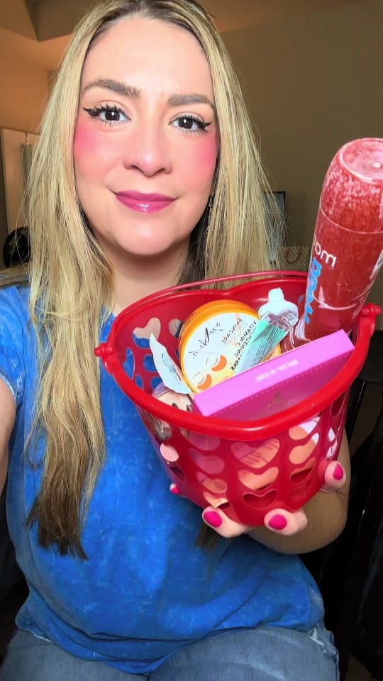 Post 5 by thewakeuptomakeup on TikTok (video)