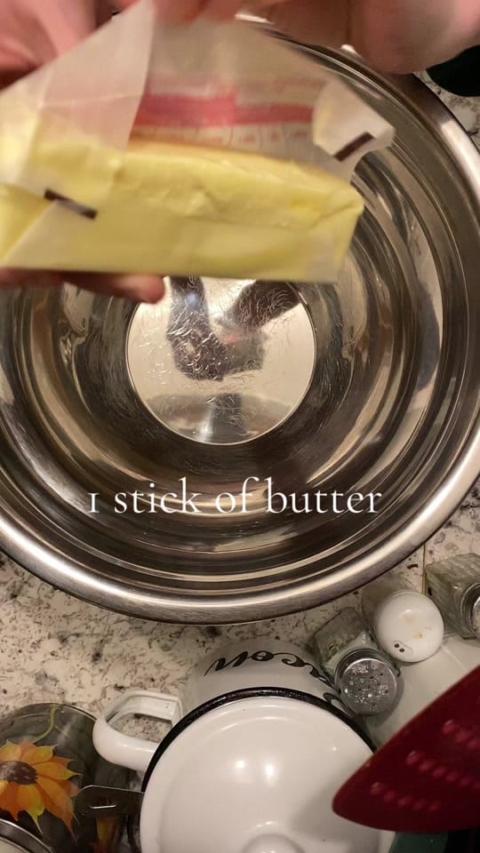 Post 1 by Hallie Isabella on TikTok (video)