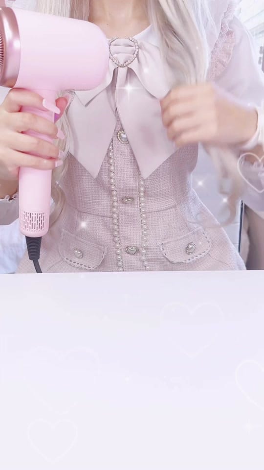 Post 4 by ♡ 𝐵𝓊𝓃𝓃𝓎 ♡ on TikTok (video)