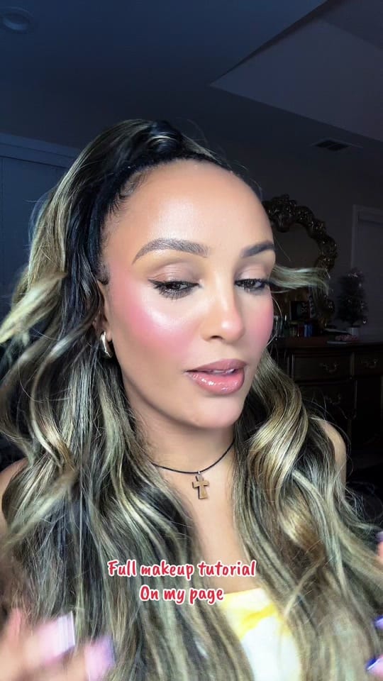 Post 4 by SINTE_MUA on TikTok (video)