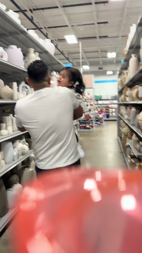 Post 4 by Stella Correa on TikTok (video)