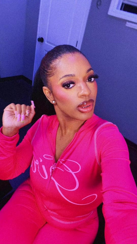 Post 2 by Ria Contour | Chicago MUA on TikTok (video)