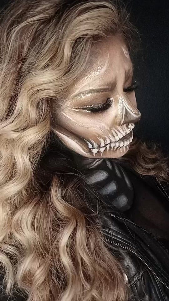 Post 8 by Gwen MUA on TikTok (video)