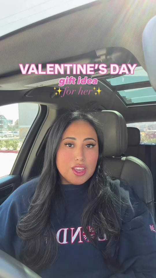 Post 2 by Sophia Zatz on TikTok (video)