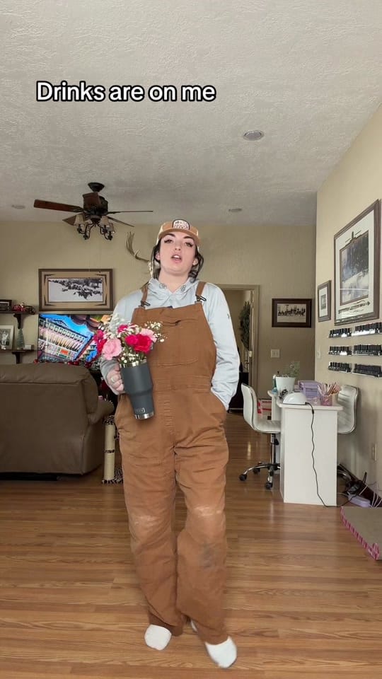 Post 8 by TheKarlyK on TikTok (video)