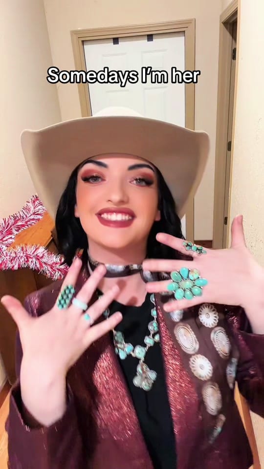 Post 9 by TheKarlyK on TikTok (video)