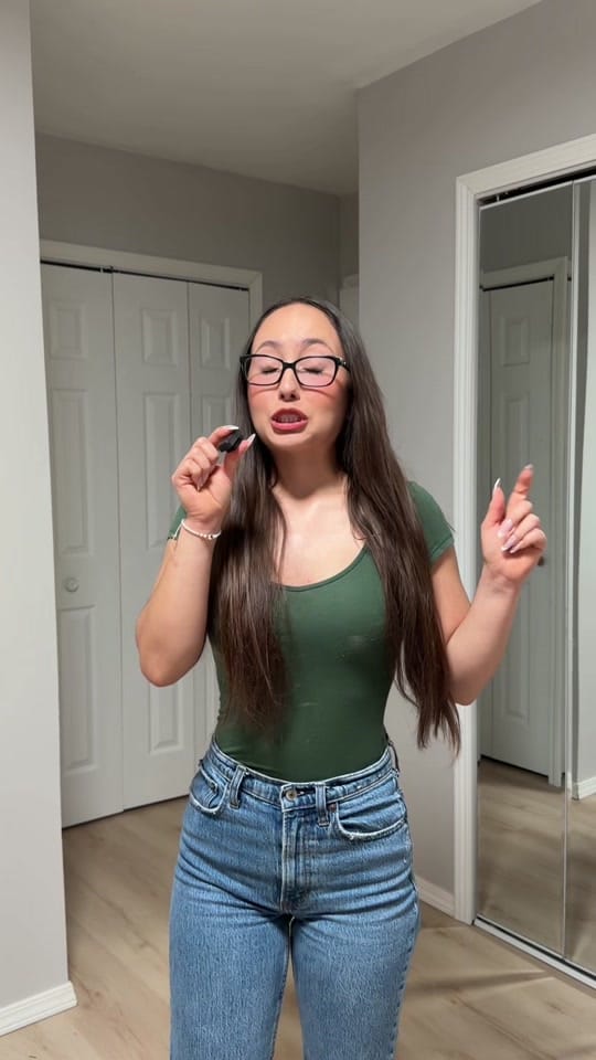 Post 5 by Thonia on TikTok (video)