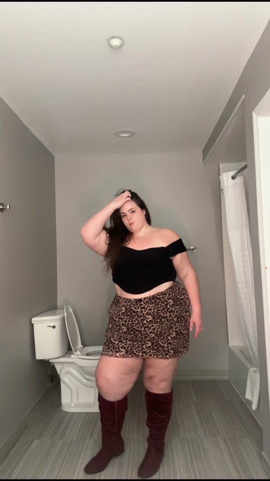 Post 6 by Georgia Rose on TikTok (video)