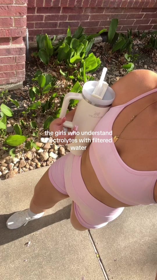 Post 10 by ANA KAREN S on TikTok (video)