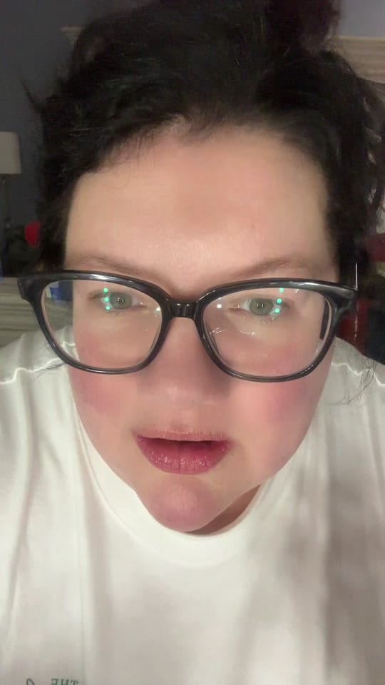 Post 4 by Kelly on TikTok (video)