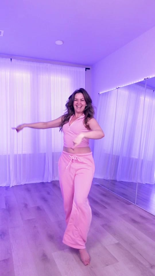 Post 3 by victoriateel on TikTok (video)