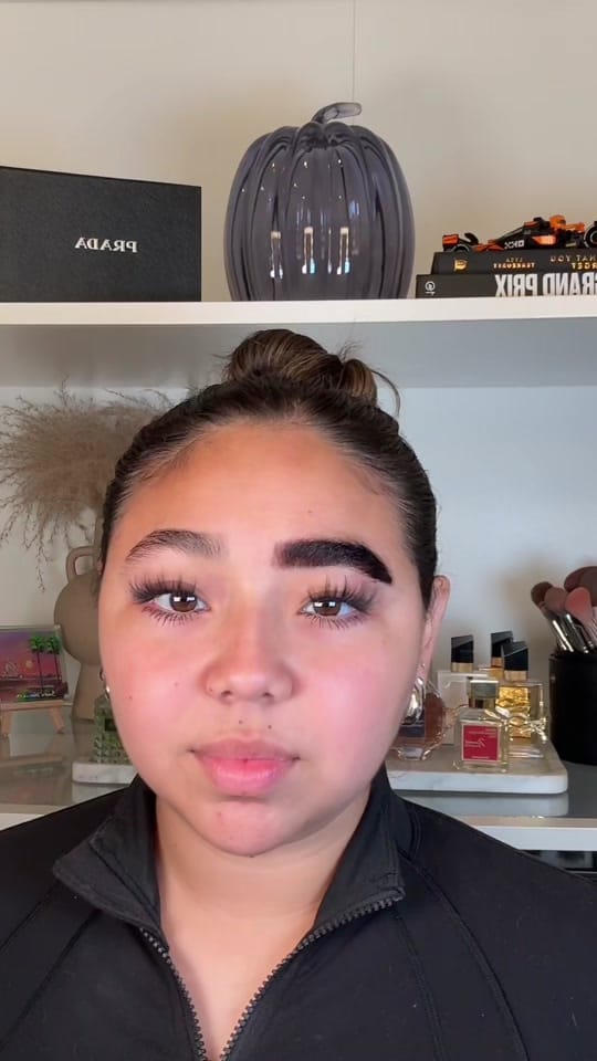 Post 6 by Vivian on TikTok (video)