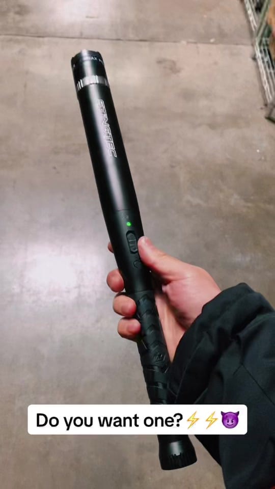 Post 6 by Ikonicknives on TikTok (video)