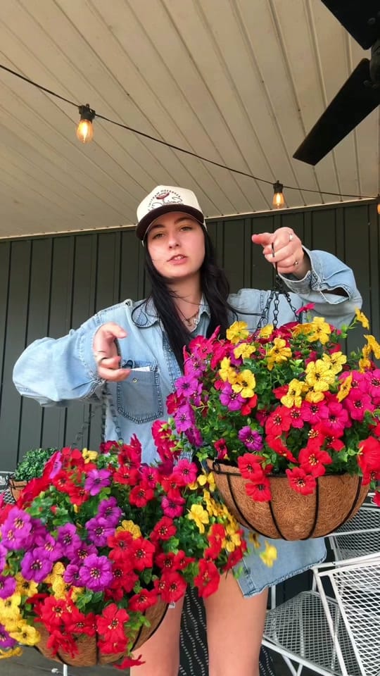 Post 2 by Lindsey Stacy 🍒 on TikTok (video)