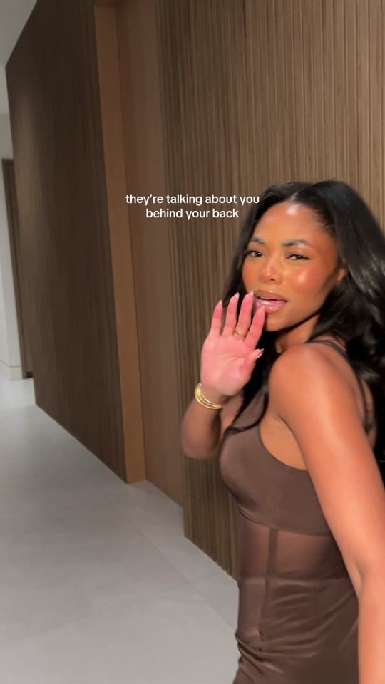 Post 8 by Lydia Hall on TikTok (video)
