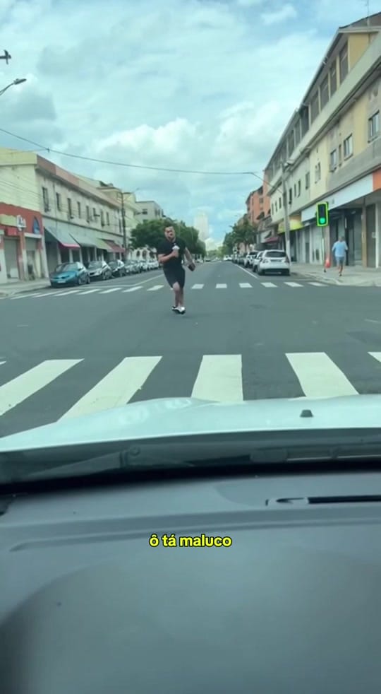 Post 10 by Italo on TikTok (video)