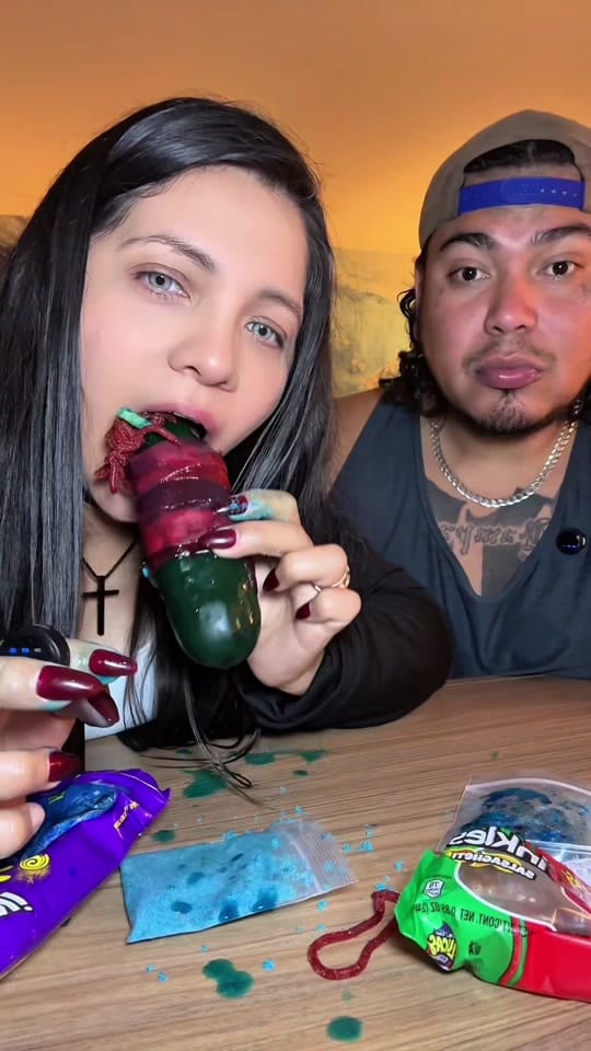 Post 8 by kiki’s on TikTok (video)