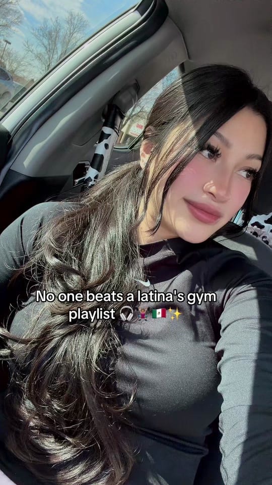 Post 2 by Jenny Lopez 💋 on TikTok (video)