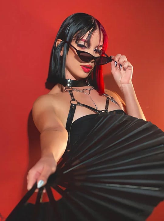 Post 1 by Susanna Moore 🔮 on TikTok (video)